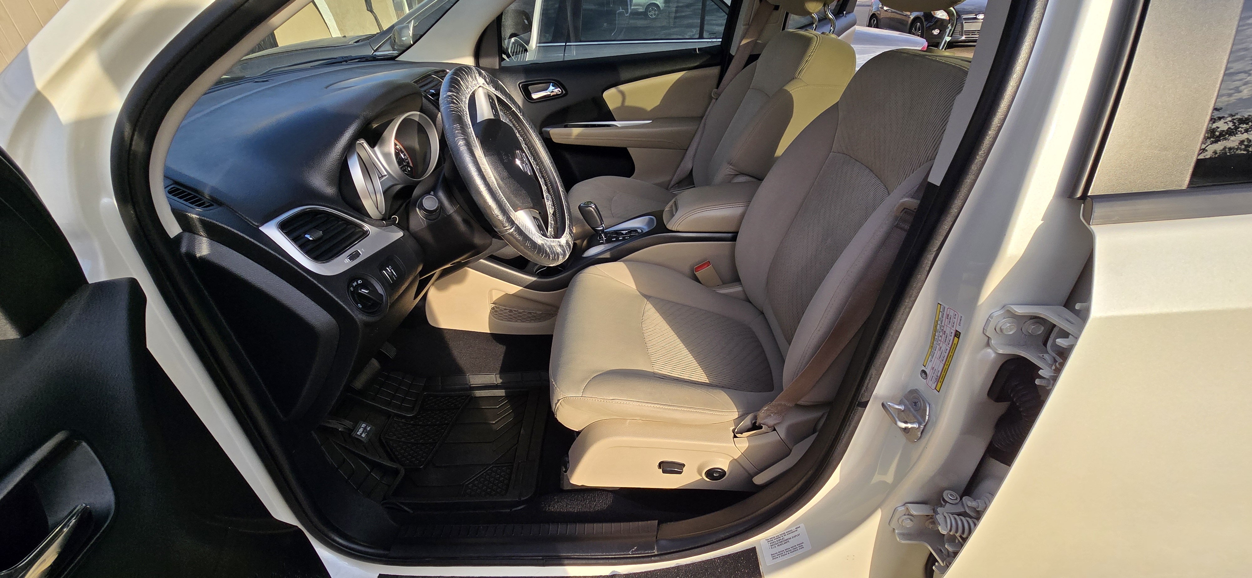 Car Detail image 20